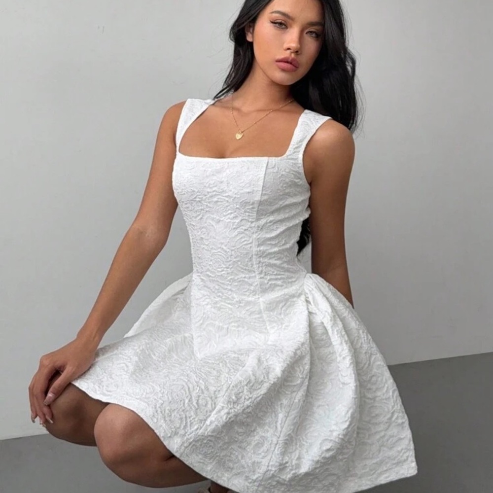 Aloruh Women's Sleeveless Solid Color White Summer Midi Dress, Simple & Casual
